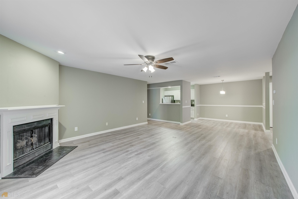 1025 Ridgefield - Photo 4