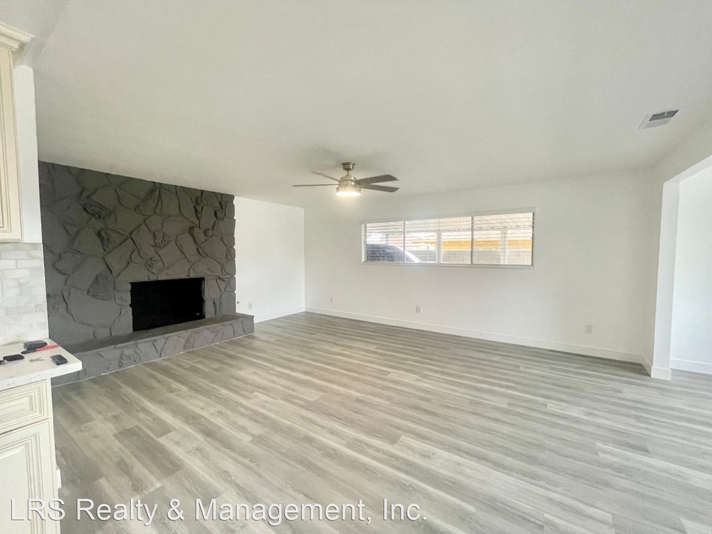 654 Tulare Ave - Photo 2