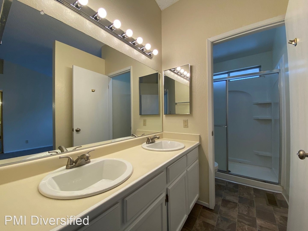 6211 Chesterfield Lane - Photo 12