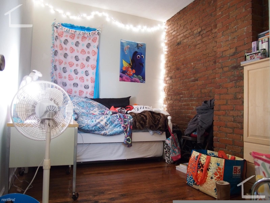 892 Huntington Ave Apt 4 - Photo 1