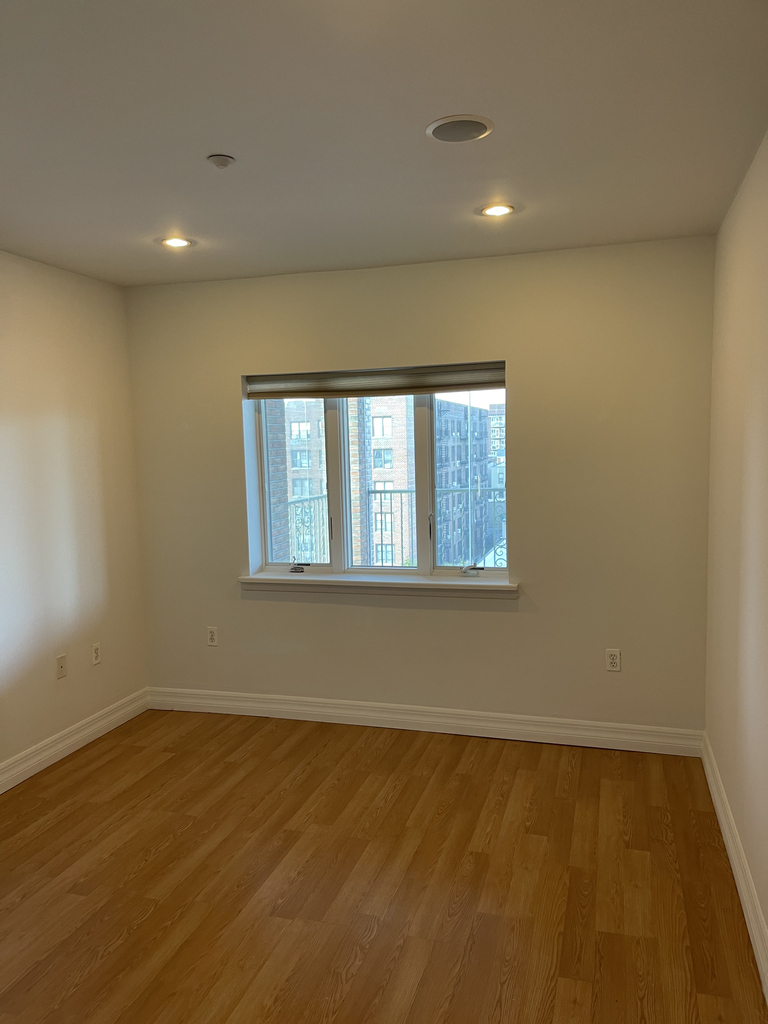 30th Avenue - Photo 15