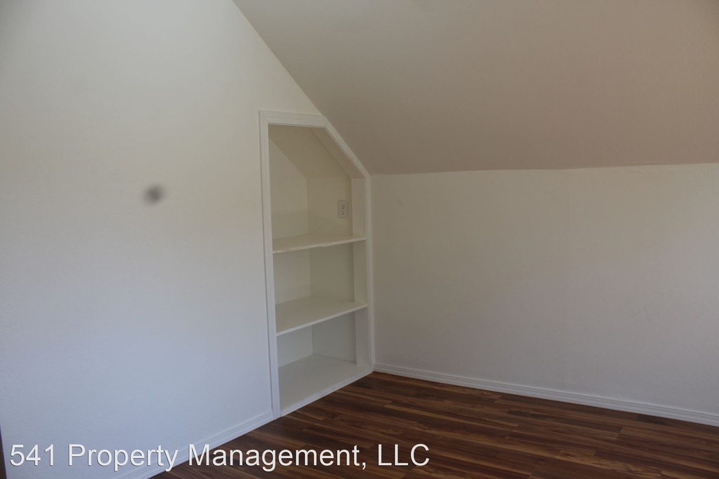 1300 Vista Dr - Photo 11