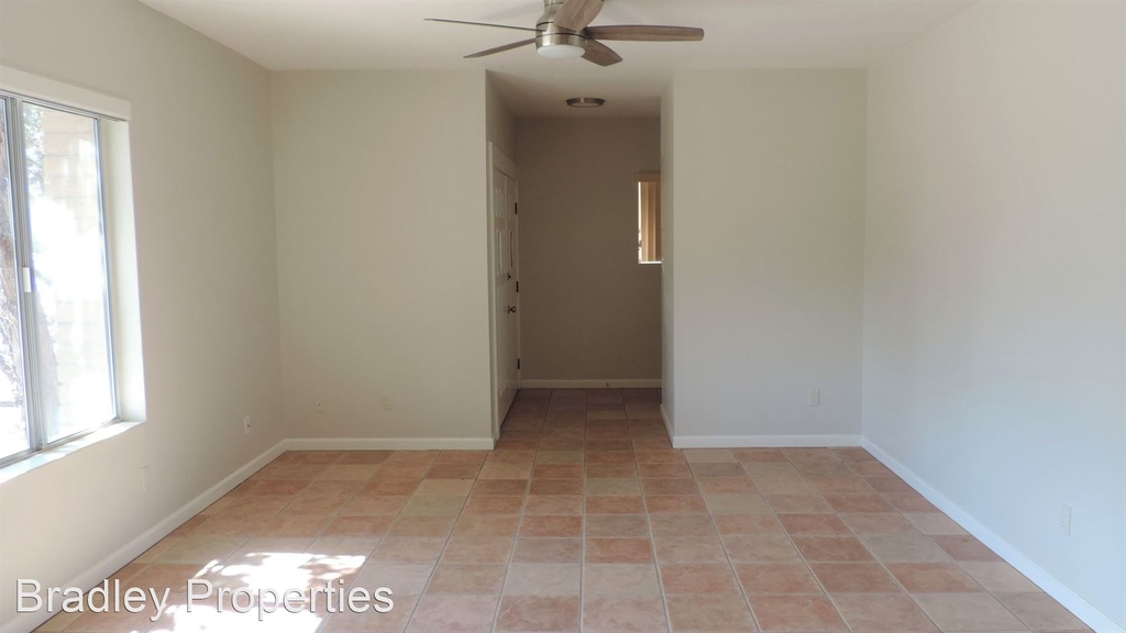 1949 E Elmwood Lane - Photo 2