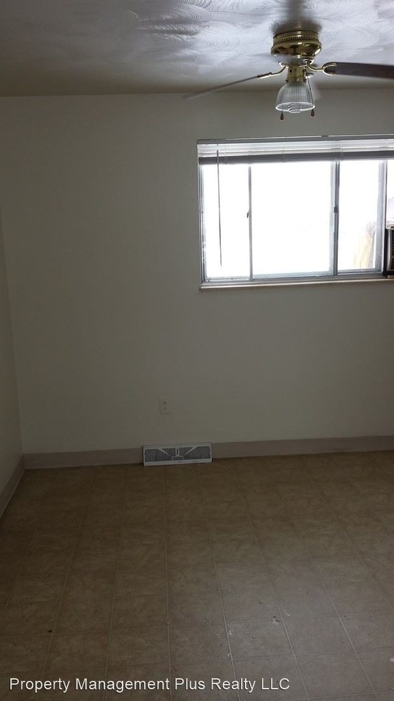 1100 Kansas Ave - Photo 2