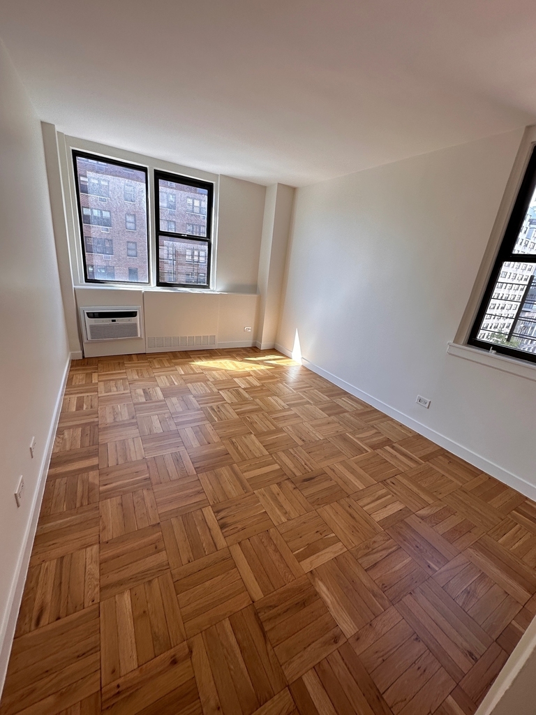 2BD in Upper East Side - Photo 7