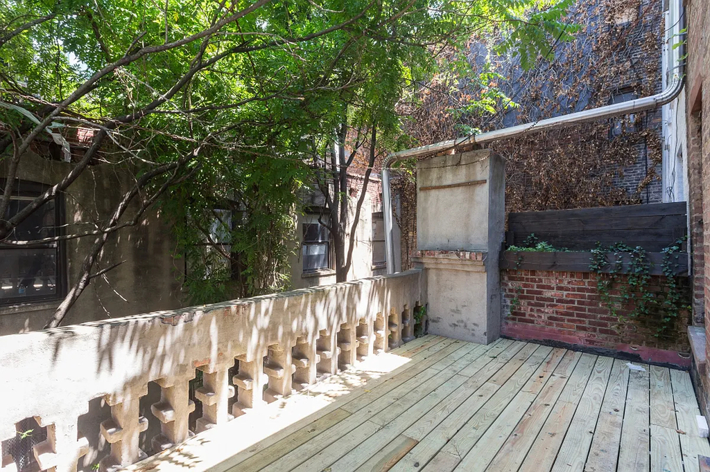 339 West 19th Street - Photo 1