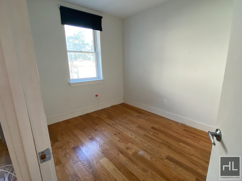 105 Troutman Street - Photo 3