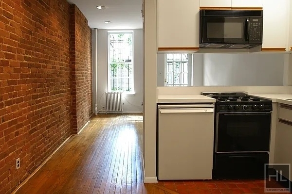 315 East 81 Street - Photo 4