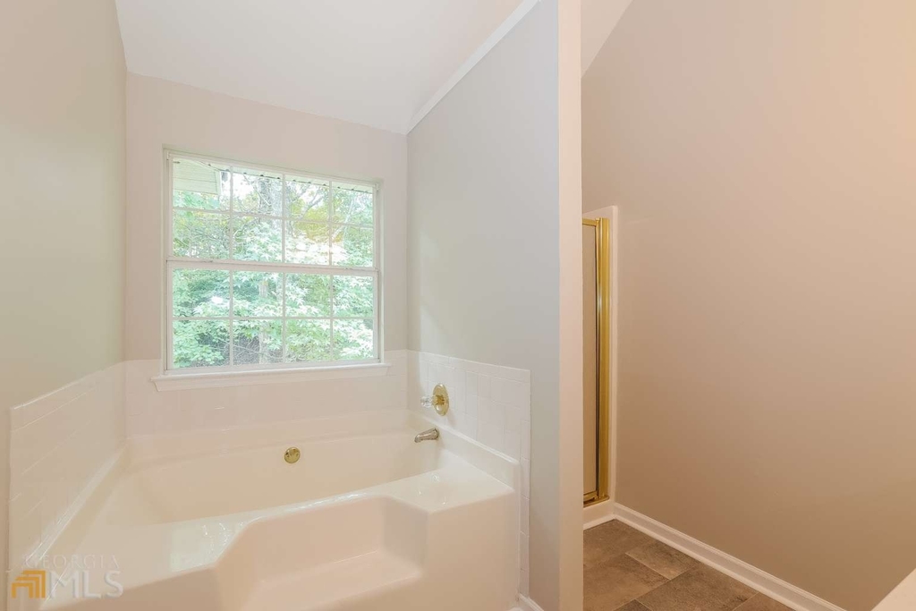 1815 Spring Hill Cove - Photo 12