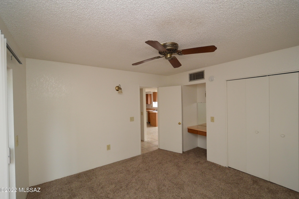 147 N Brown Avenue - Photo 6