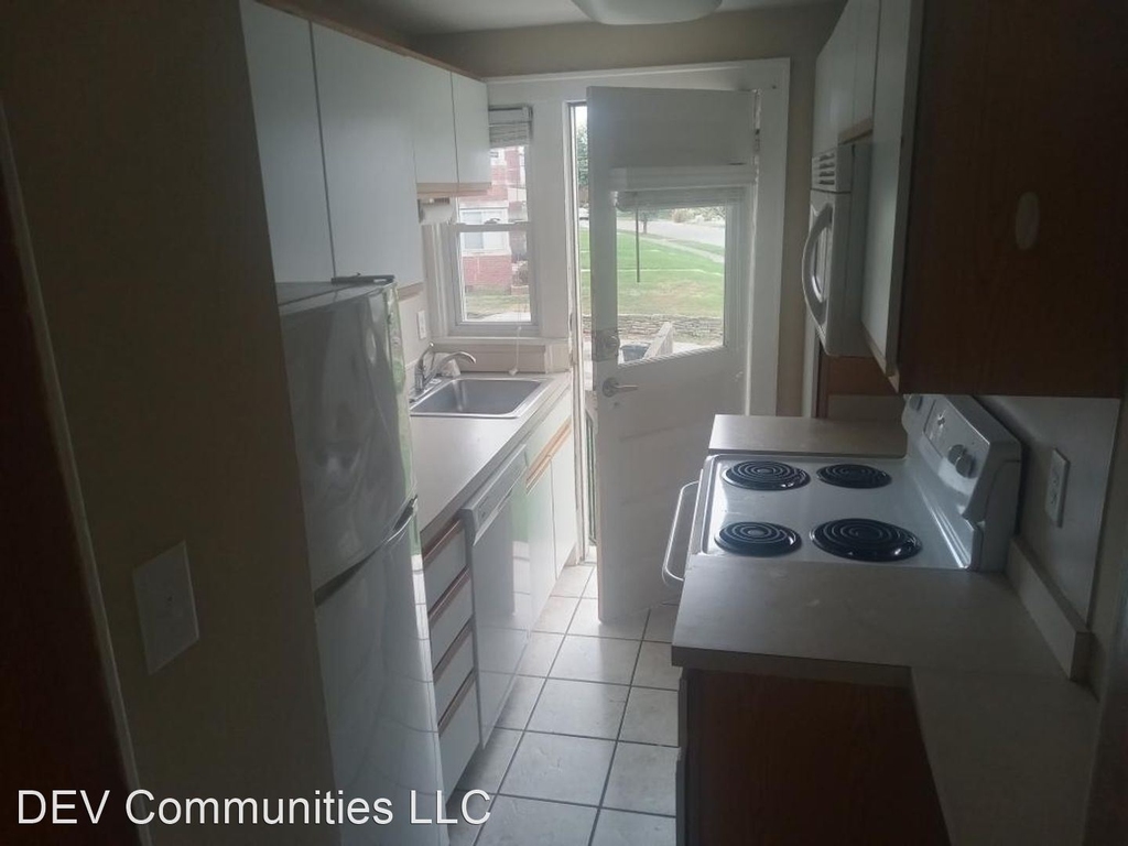 1126-1132 Northwest Blvd - Photo 1