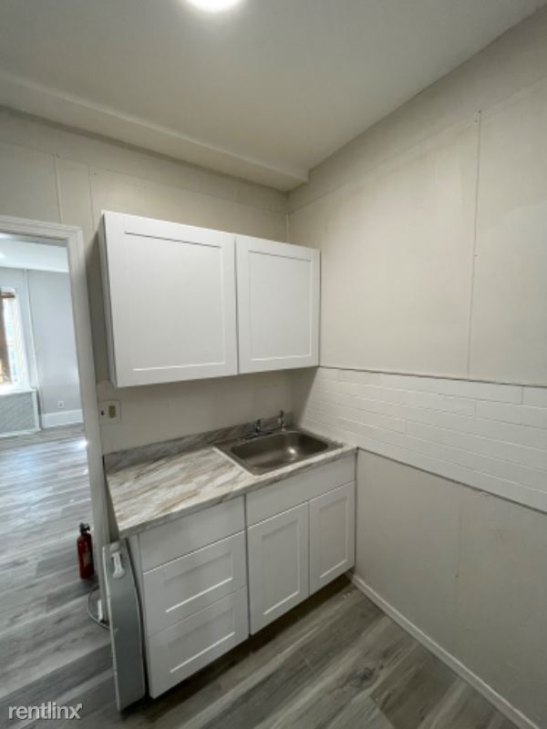 144 Mercer St - Photo 1