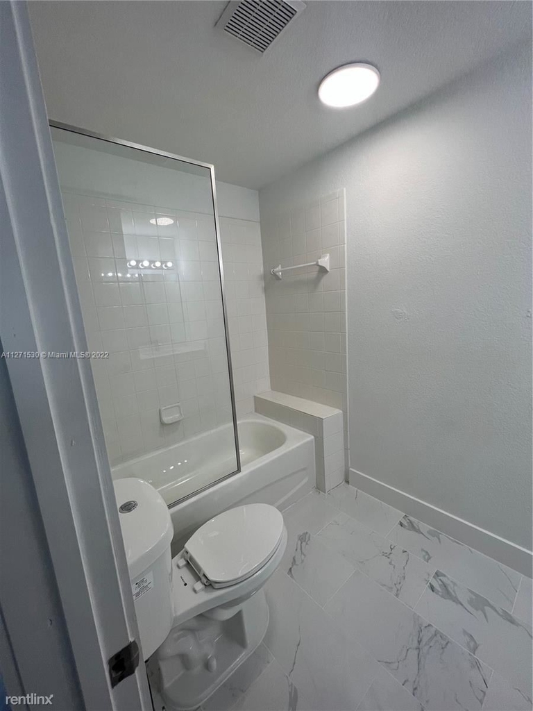 2054 Ne 167th St # 3-122 - Photo 7