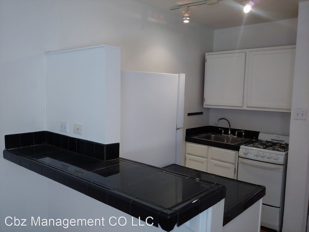 1399 Vine St. - Photo 7