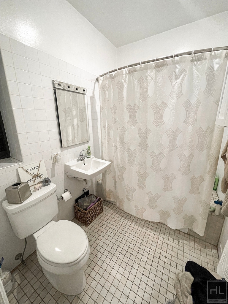 325 East 88 Street - Photo 4