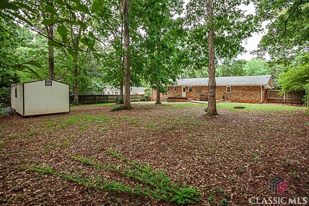 560 Greencrest Drive - Photo 7