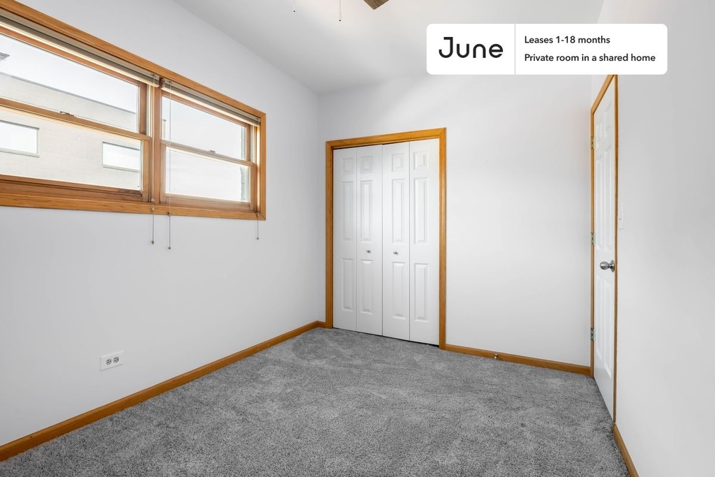 1359 West Hubbard Street - Photo 2