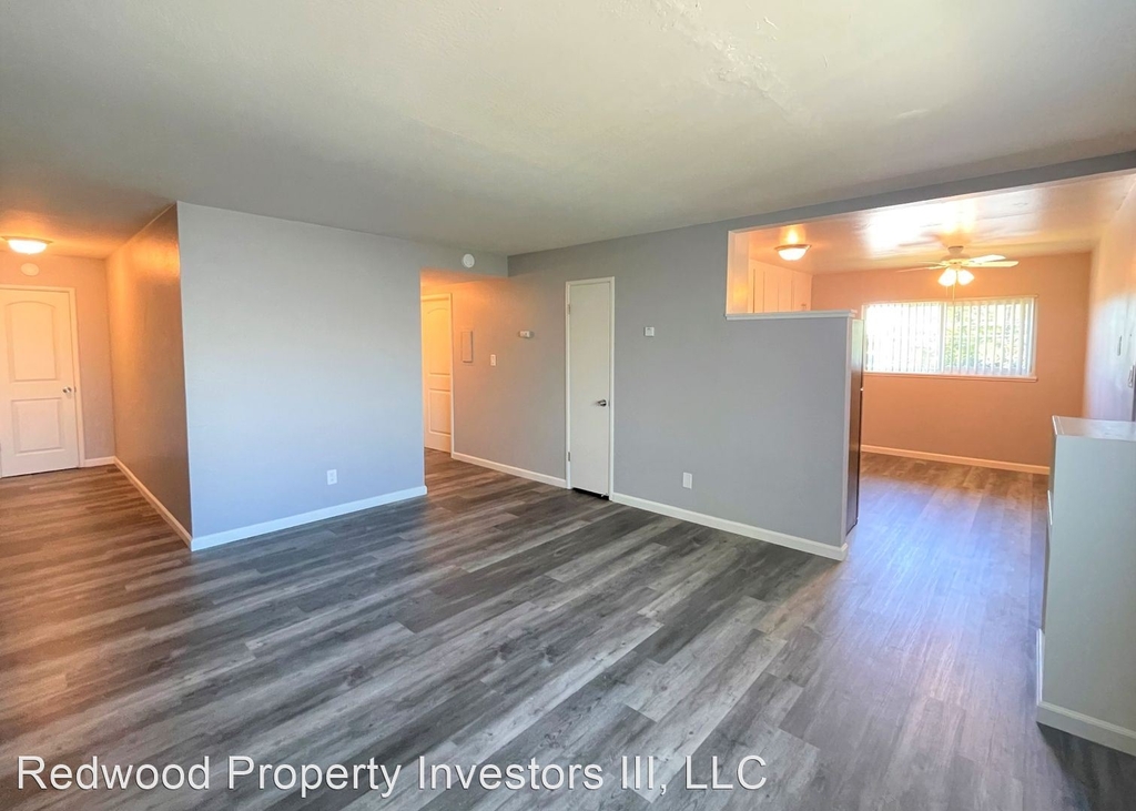 2823 - 2831 El Camino Avenue - Photo 11