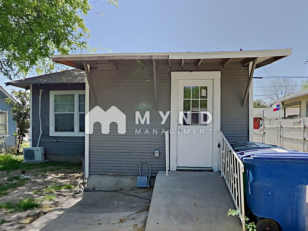 1121 Lamar - Photo 13