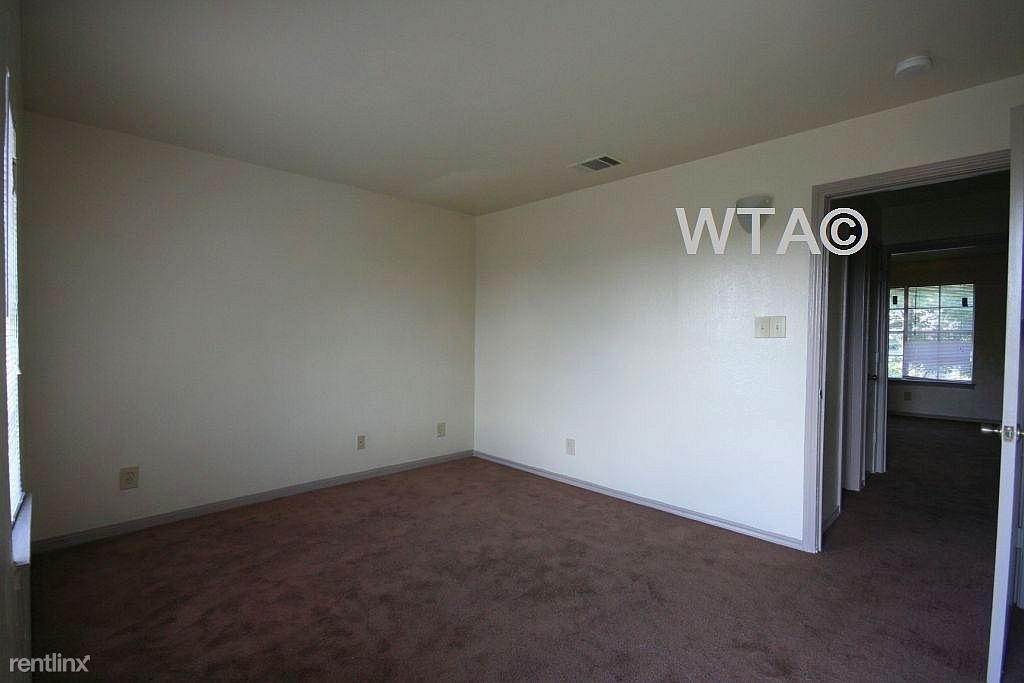 8220 Research Blvd - Photo 11