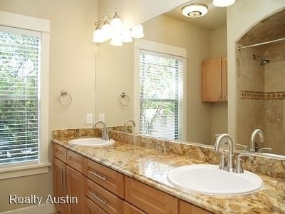 303 Zennia Street - Photo 8