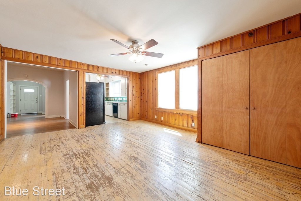 910 East 38th Street - Photo 6