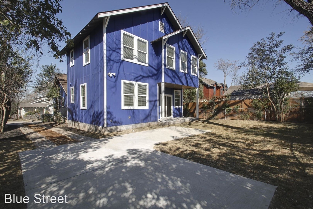 2913 Rio Grande Street - Photo 2