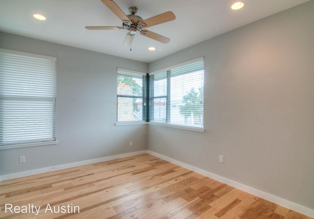 4303 Red River - Photo 15