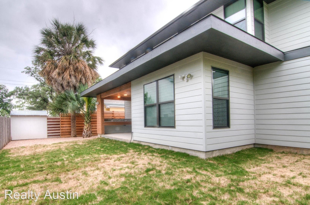 4303 Red River - Photo 24