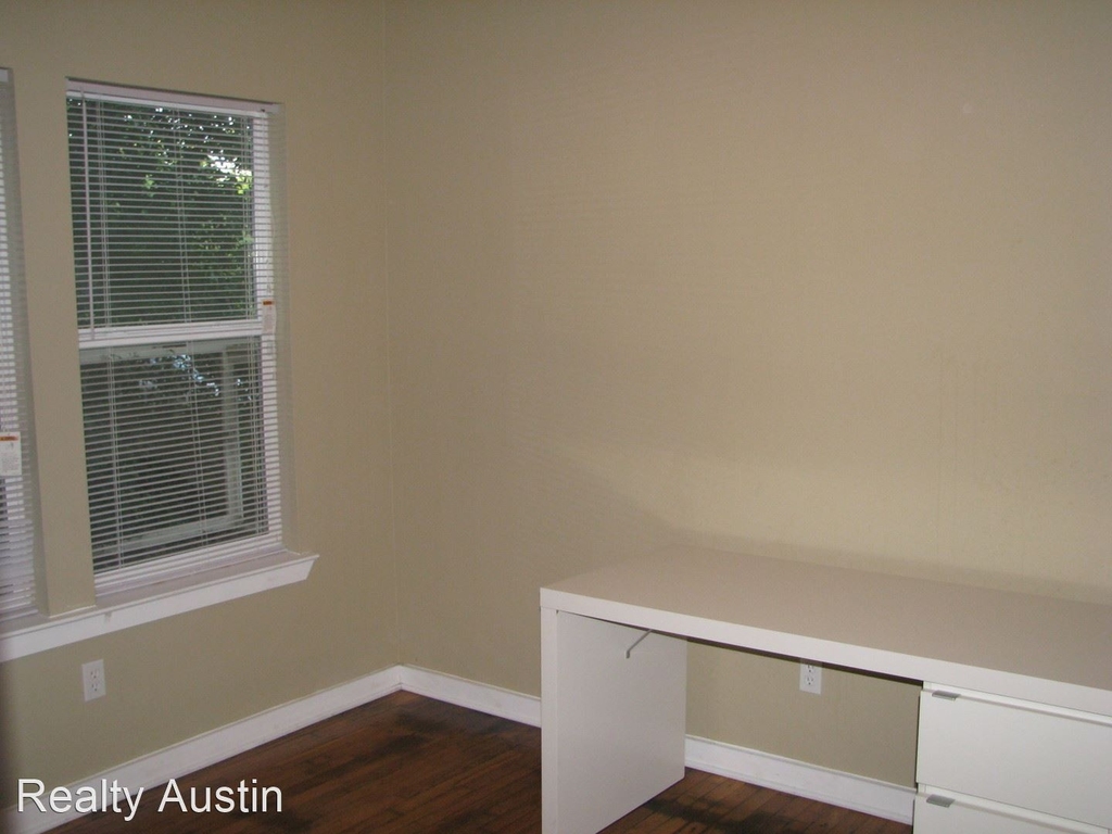 4802 Clarkson Avenue - Photo 29