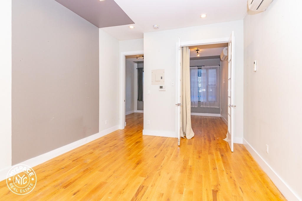 184 Suydam Street - Photo 2