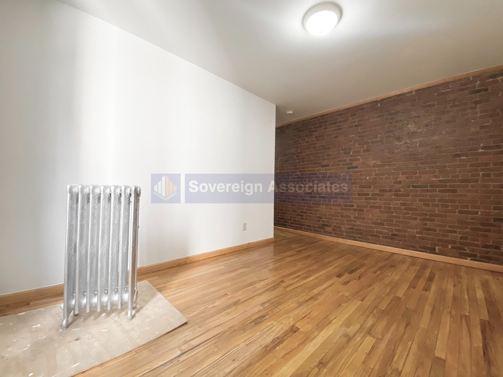 75 Cabrini Boulevard - Photo 1