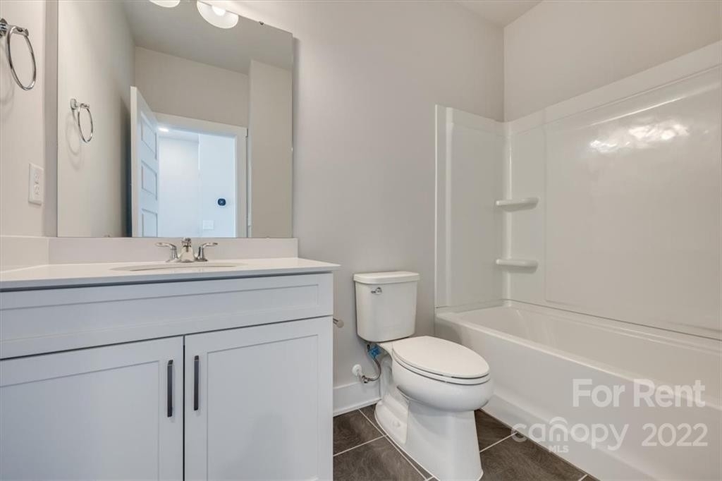 513 W Tremont Avenue - Photo 21