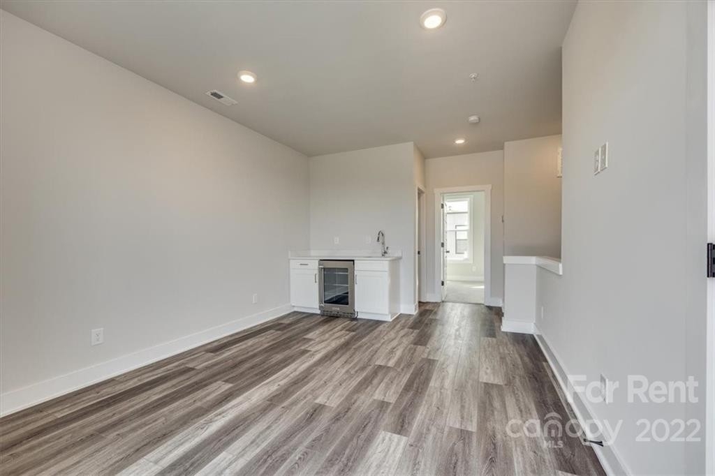 513 W Tremont Avenue - Photo 23