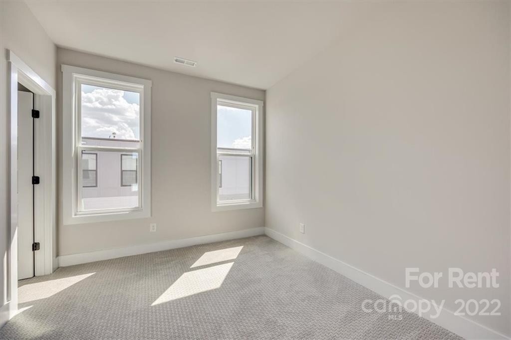 513 W Tremont Avenue - Photo 19