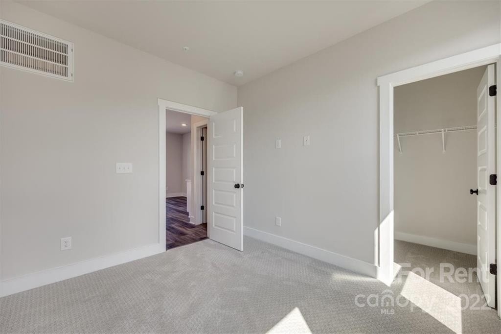 513 W Tremont Avenue - Photo 20