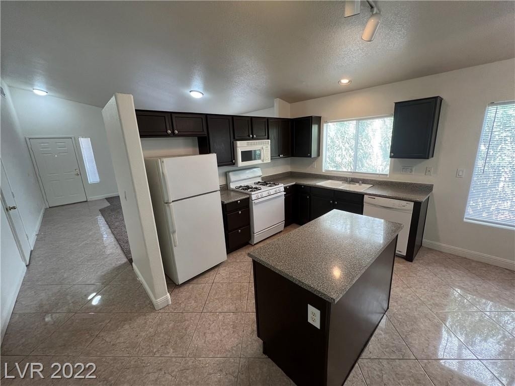 5428 Cliff Dancer Street - Photo 2