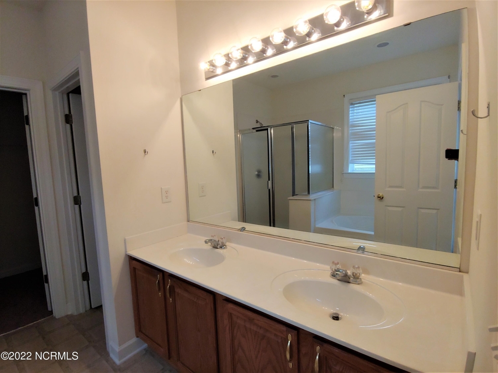 1005 Meadowlands Trail - Photo 11