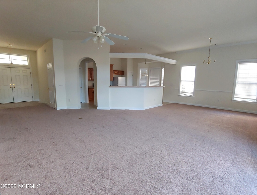 1005 Meadowlands Trail - Photo 2