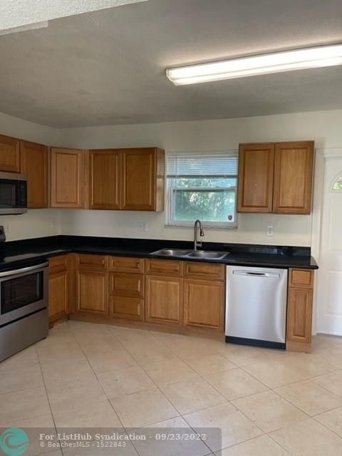 104 Miami Gardens Rd - Photo 11