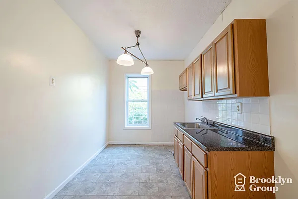 737 Miller Avenue - Photo 2