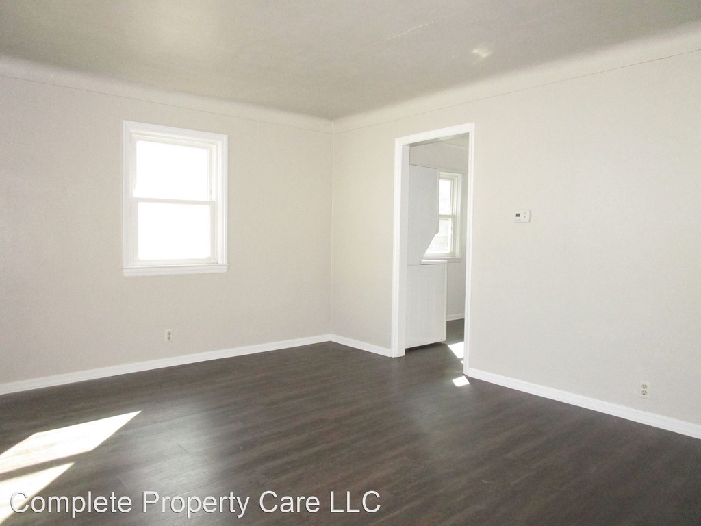 303 S Courtland Ave. - Photo 2