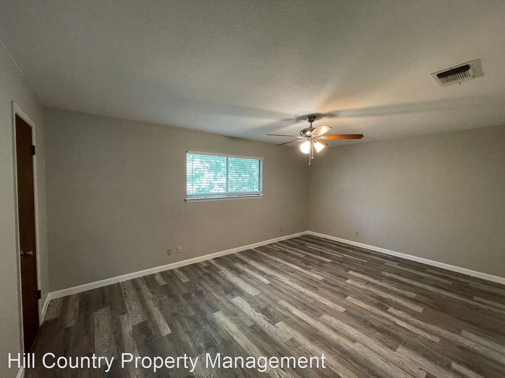 8806 Cainwood Lane - Photo 11