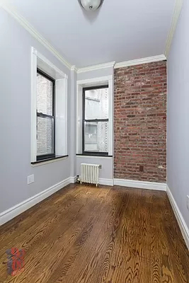 309 East 8th Street - Photo 3