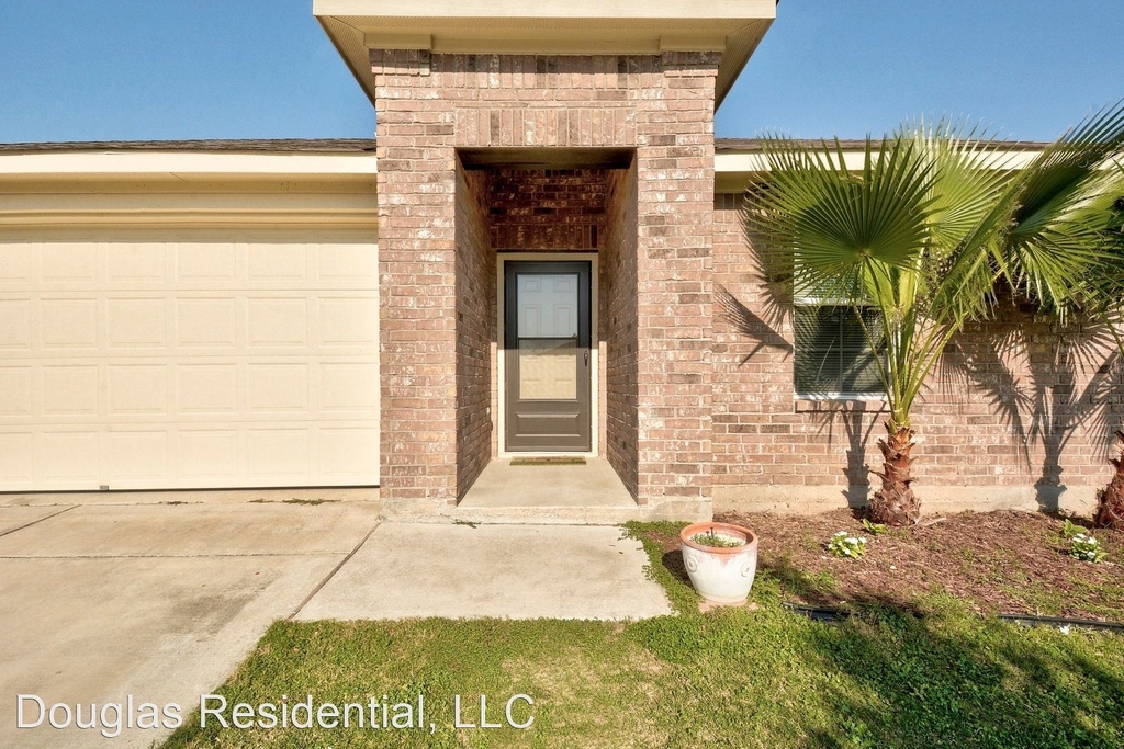 608 Silver Wing Dr - Photo 1