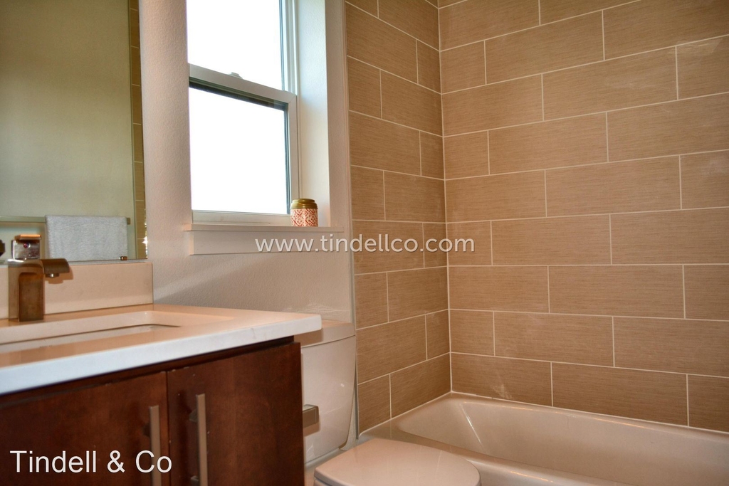 4936 N Haight Ave - Photo 19