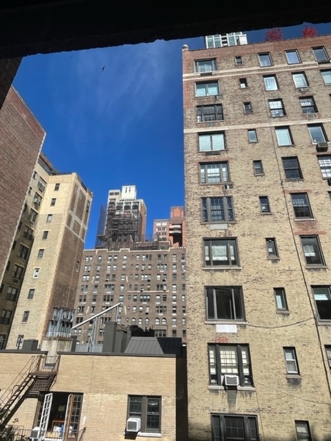 405 East 56th Street - Photo 3