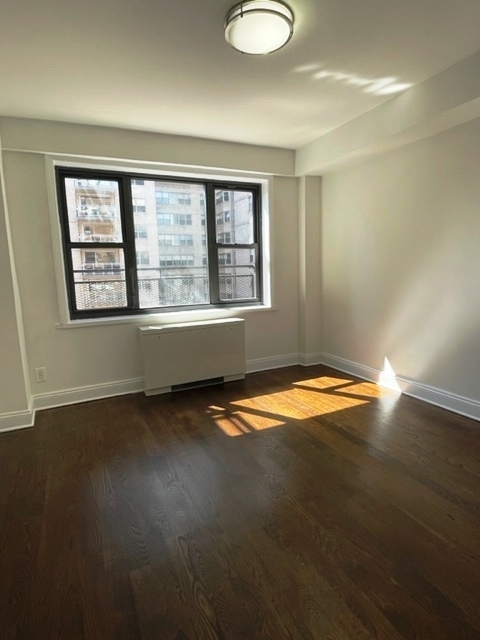 405 East 56th Street - Photo 3