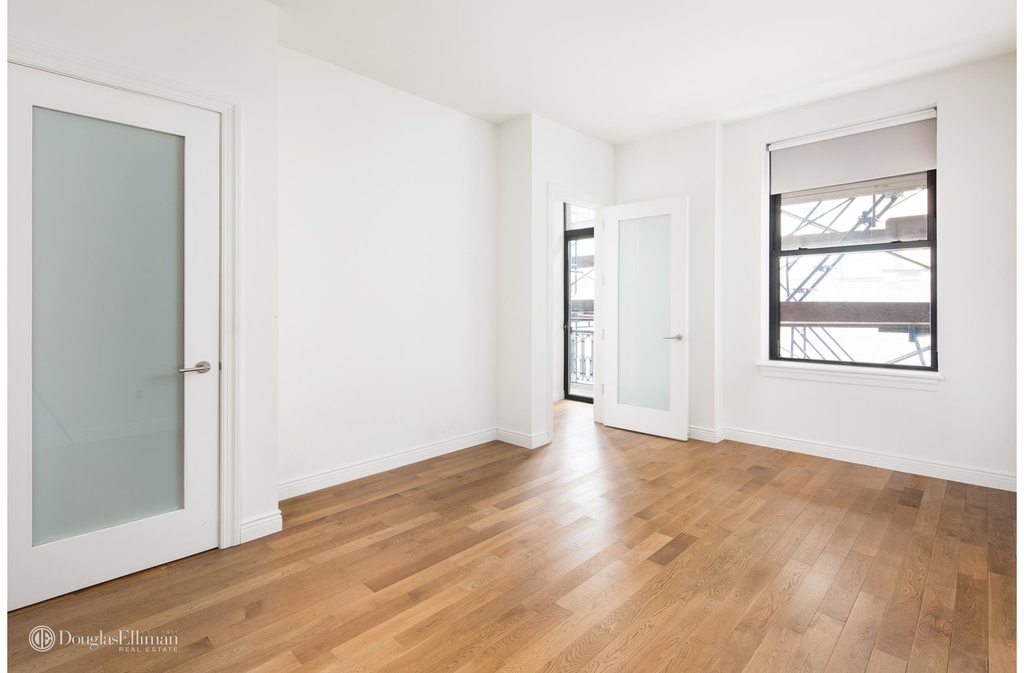 225 Fifth Ave - Photo 3