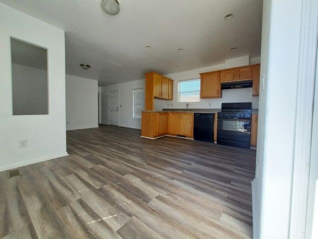 2038 Palm St - Photo 5